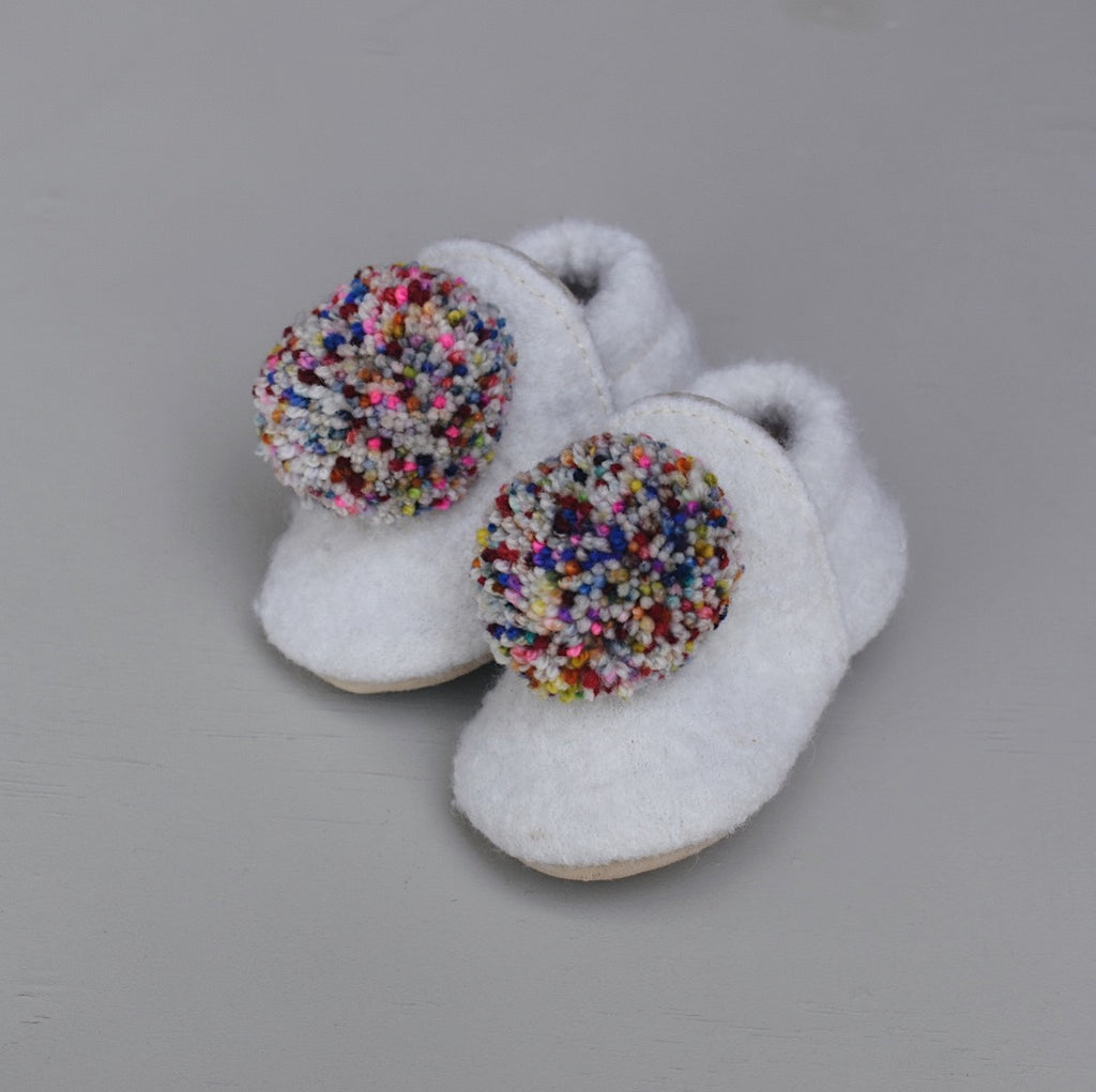 pompom shoes - cream with sprinkle pom