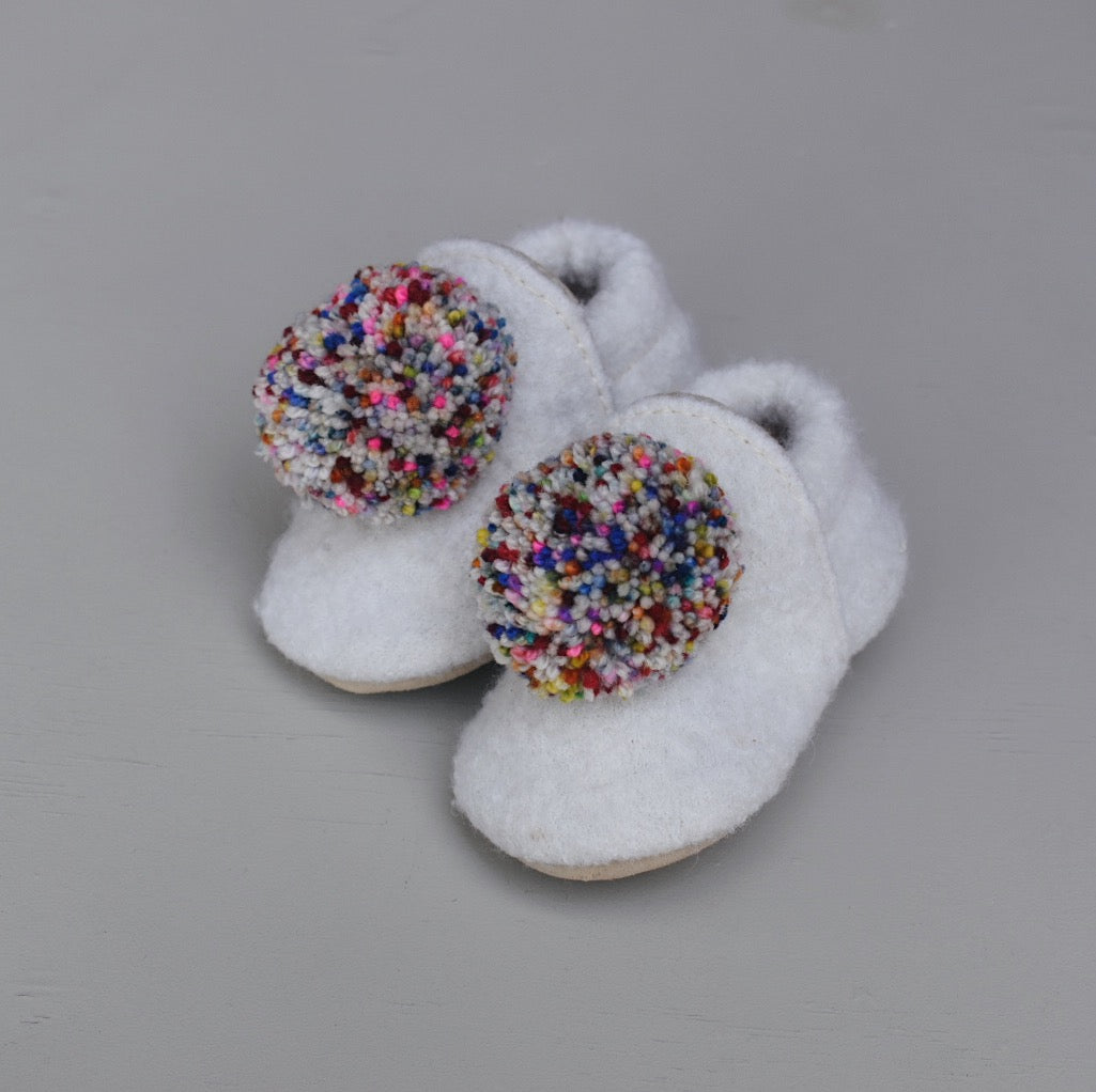 pompom shoes - cream with sprinkle pom