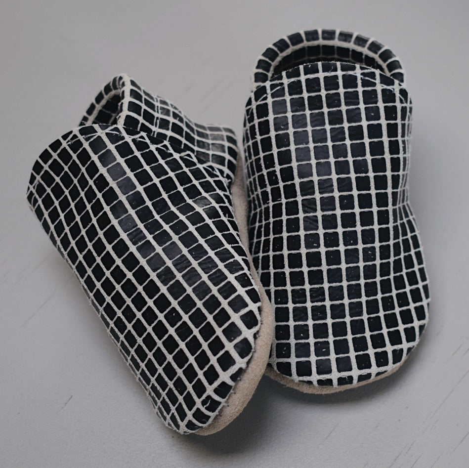 leather loafers - grid