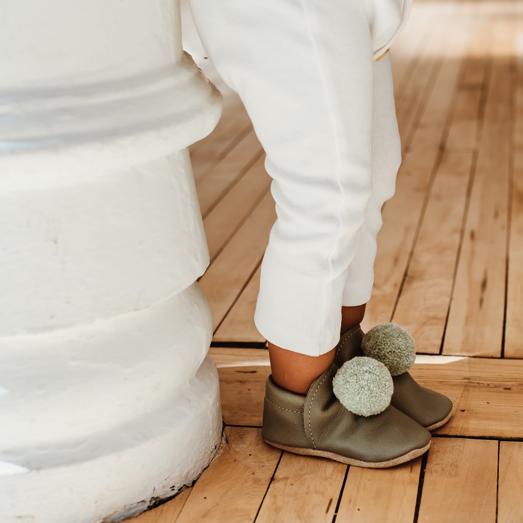 suede Pompom Shoes - night