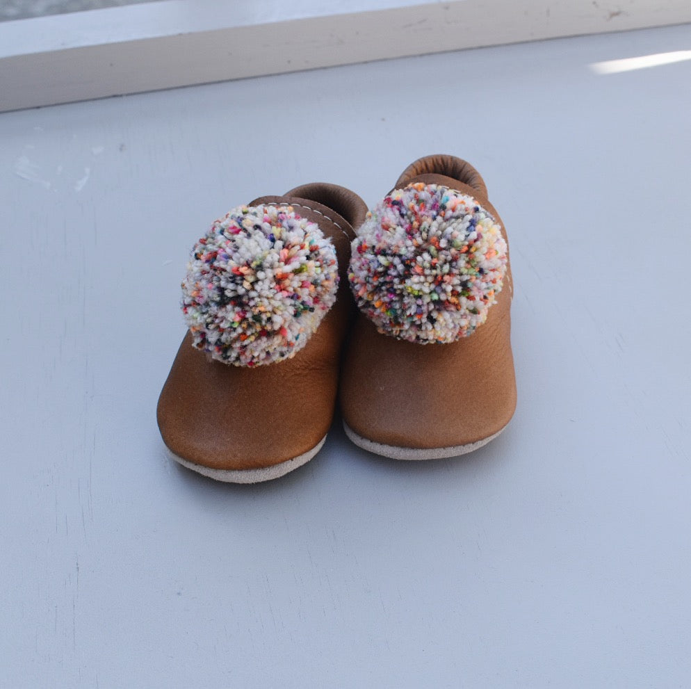 SIZE 3/4 (5") leather pompom shoes