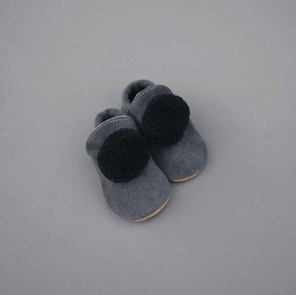SIZE 6/7 (6") suede Pompom Shoes - night