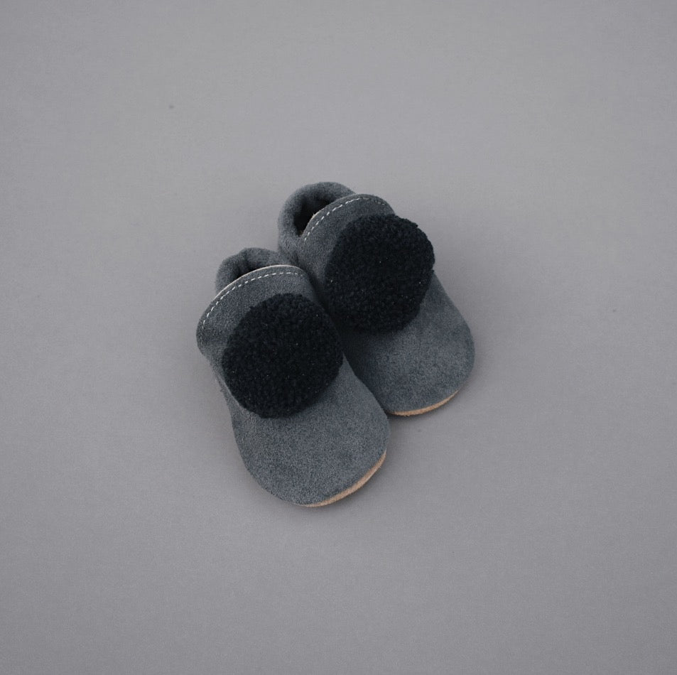 SIZE 2 (4.5") suede Pompom Shoes - night