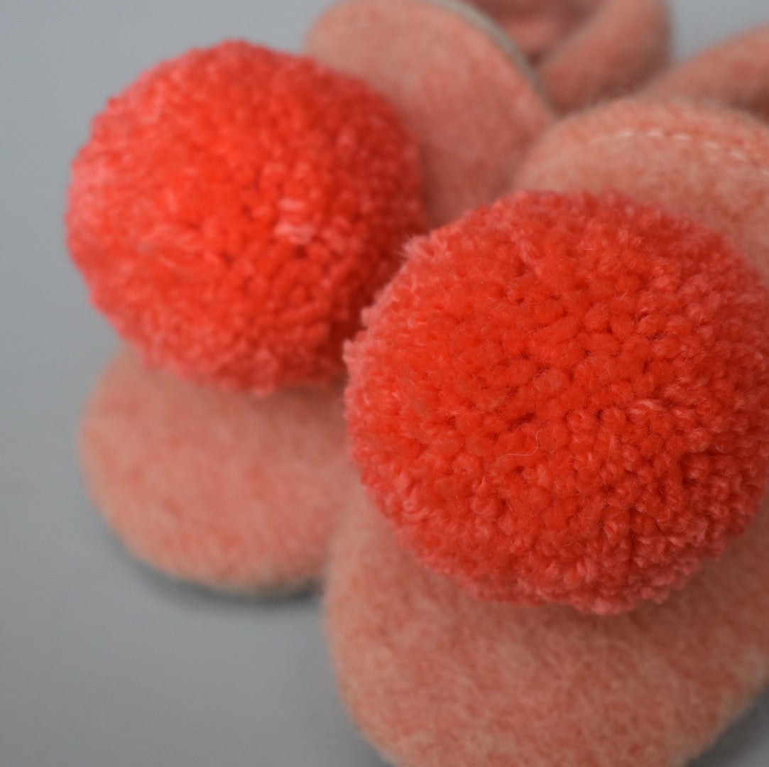 pompom shoes - flamingo