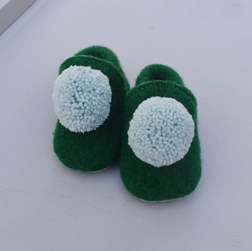 wool pompom shoes - green