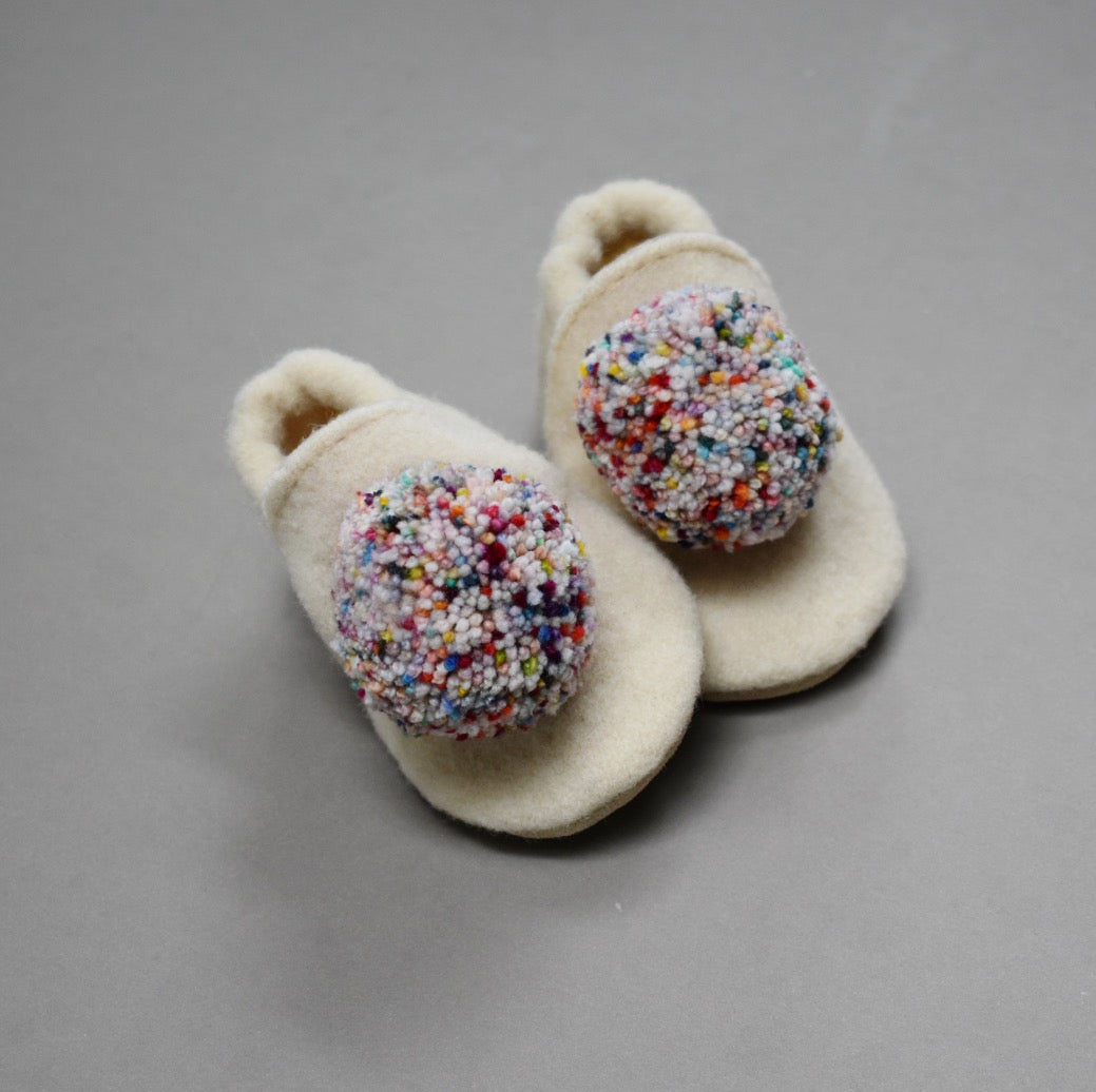 pompom shoes - cream