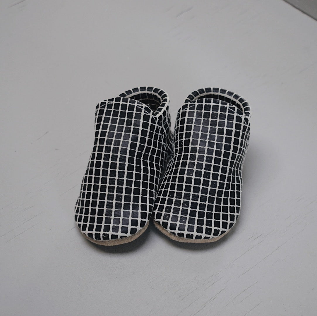 leather loafers - grid