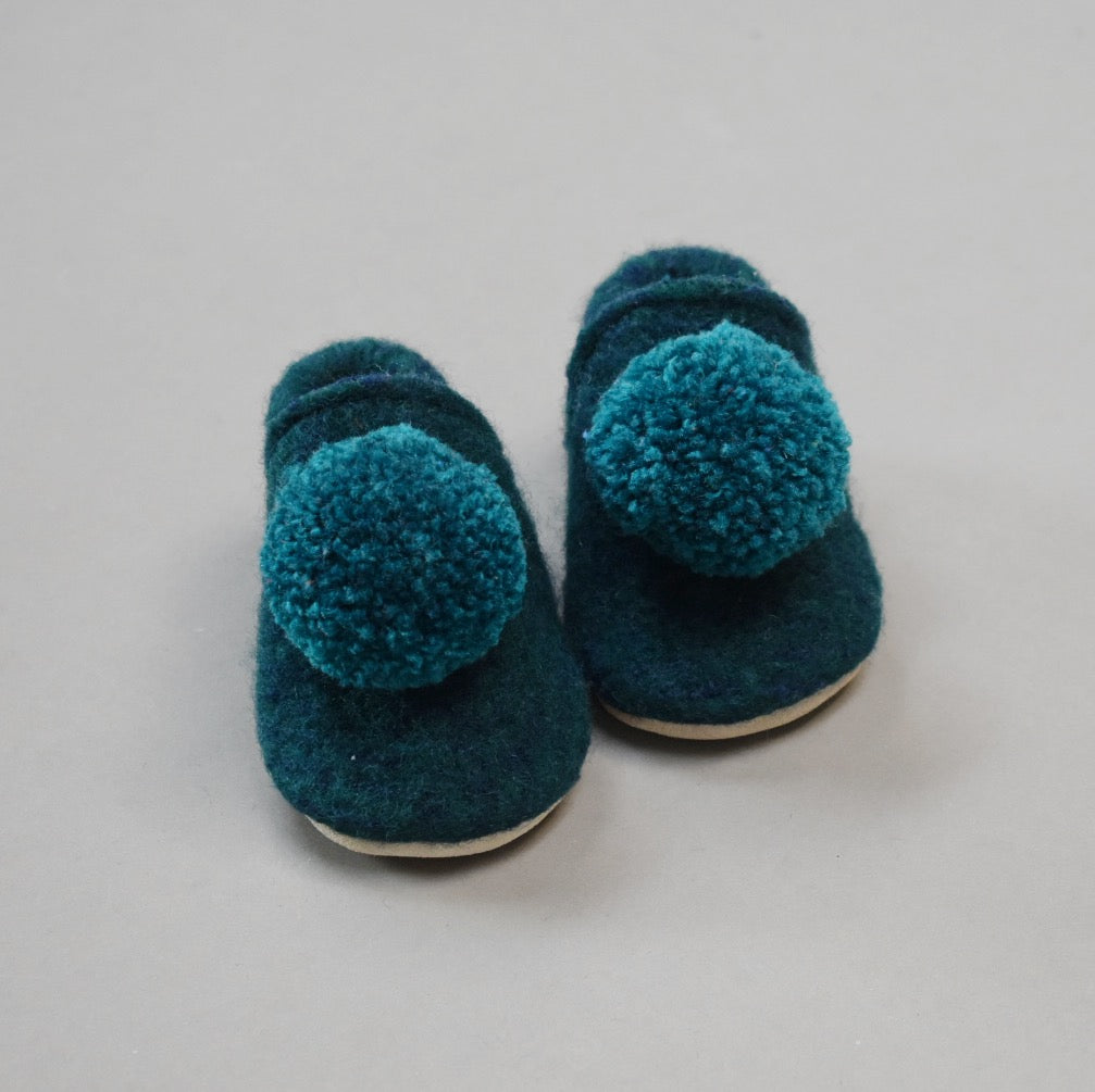 pompom shoes - blue spruce