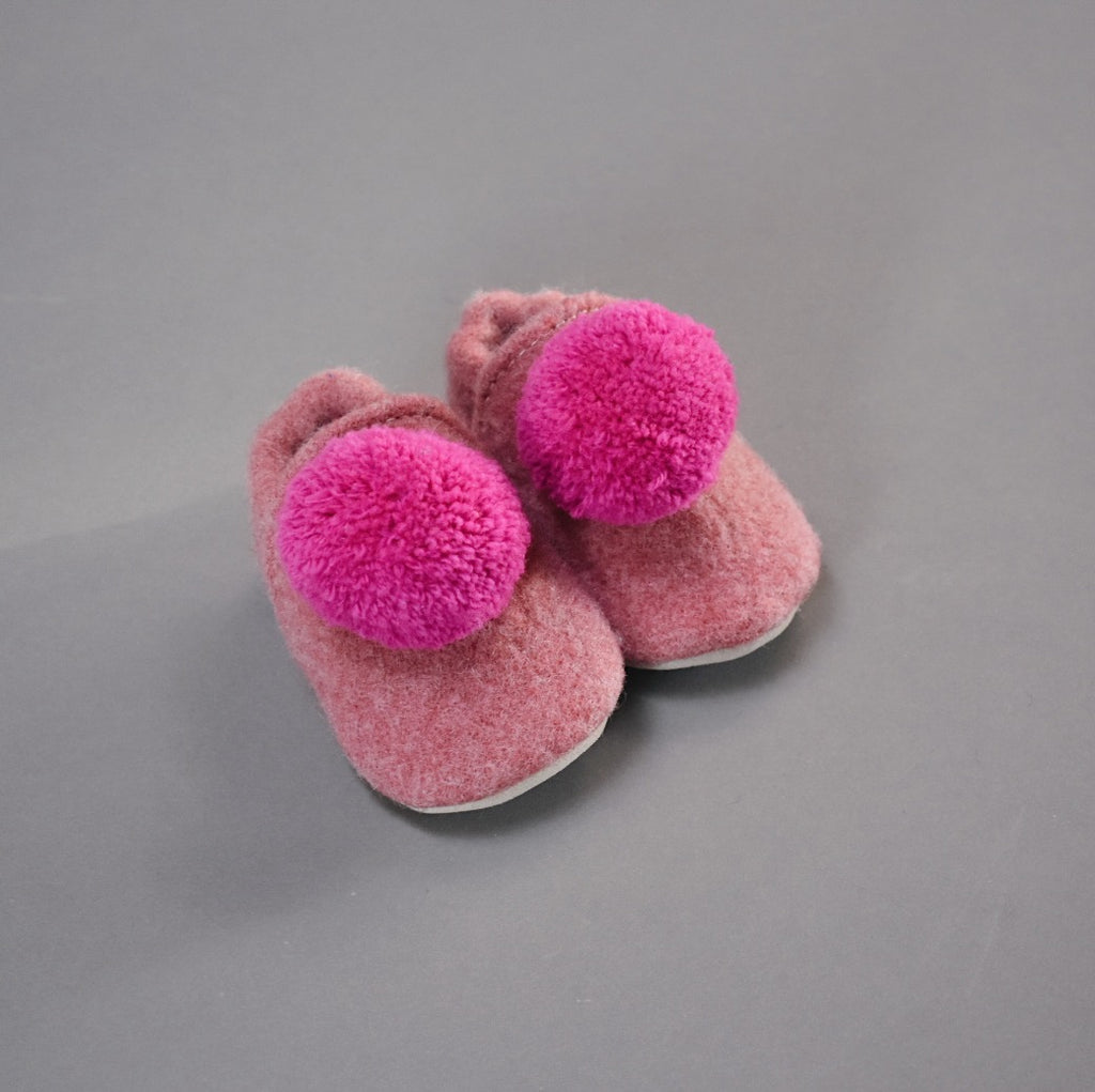 SIZE 5/6 (5.5") pompom shoes -103