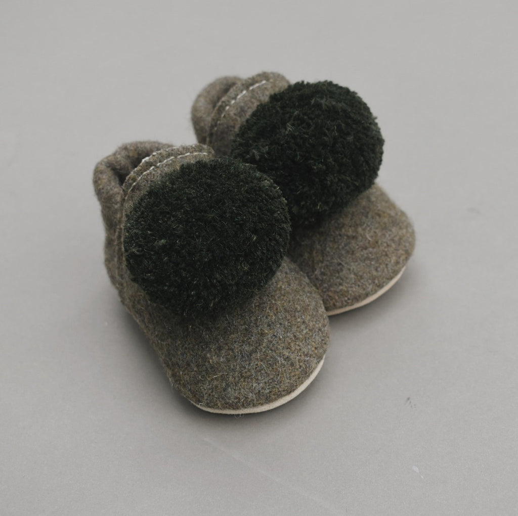 pompom shoes - forest with pompom