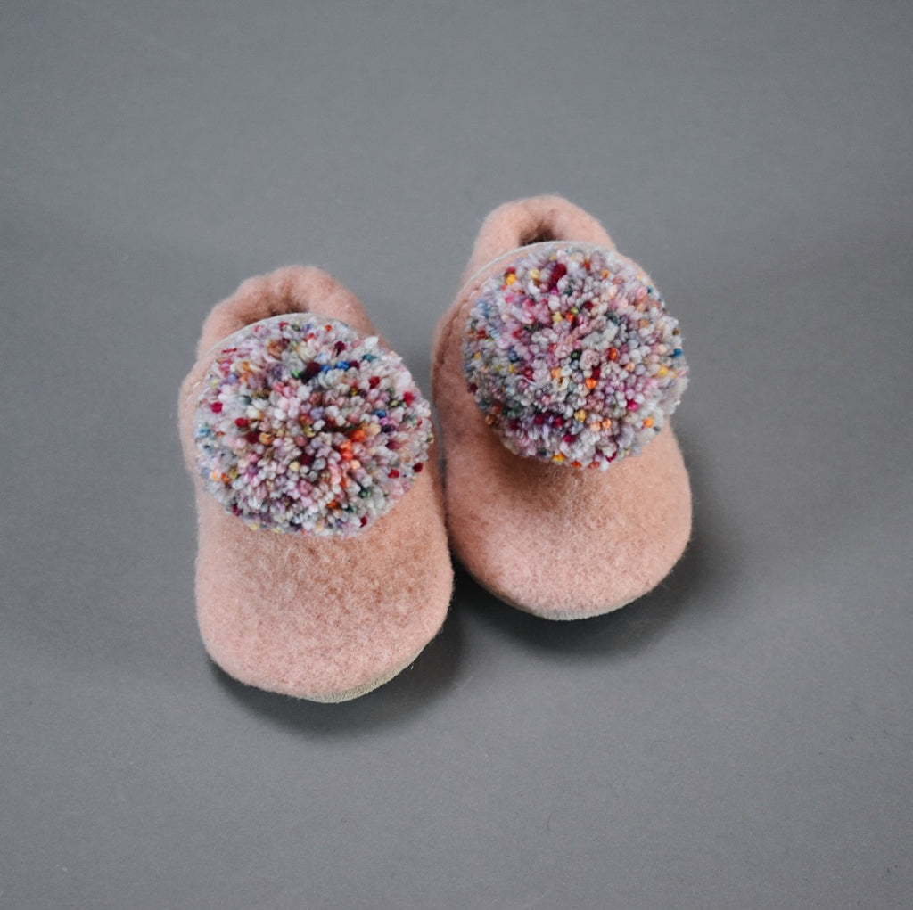 SIZE 2 (4.5") pompom shoes -112