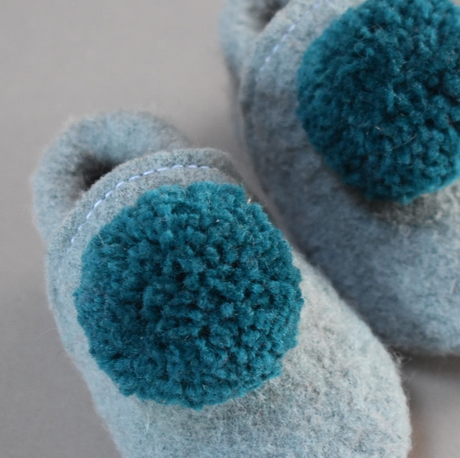 SIZE 2 (4.5") pompom shoes - jade