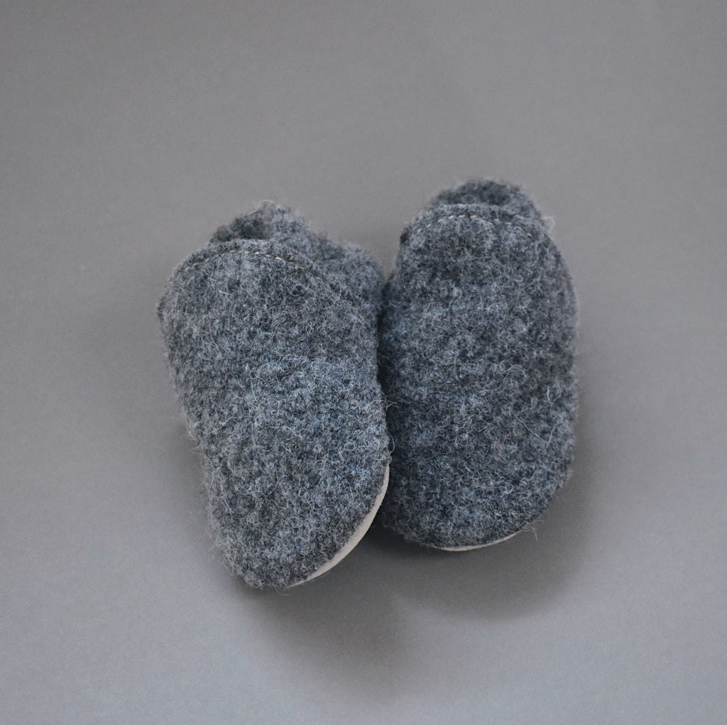 SIZE 2 (4.5")  wool loafers 108