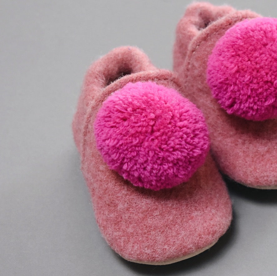 SIZE 2 (4.5") pompom shoes -103