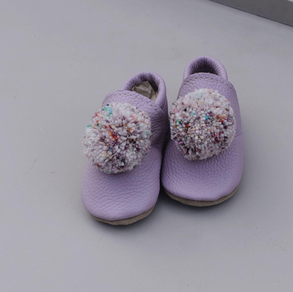 SIZE 6/7 (6") Leather Pompom Shoes - lavender with sprinkle pompom