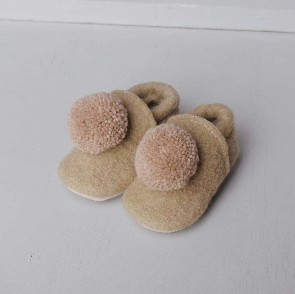pompom shoes - teddy bear