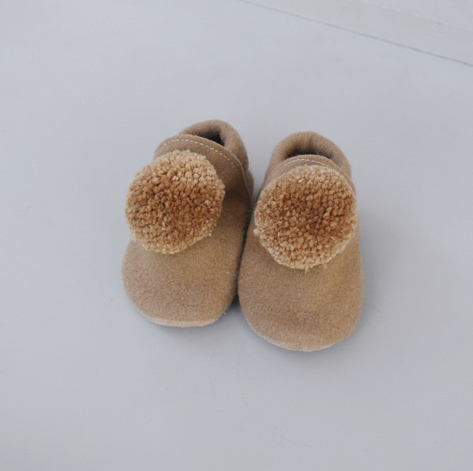 SIZE 5/6 (5.5") pompom shoes - 132