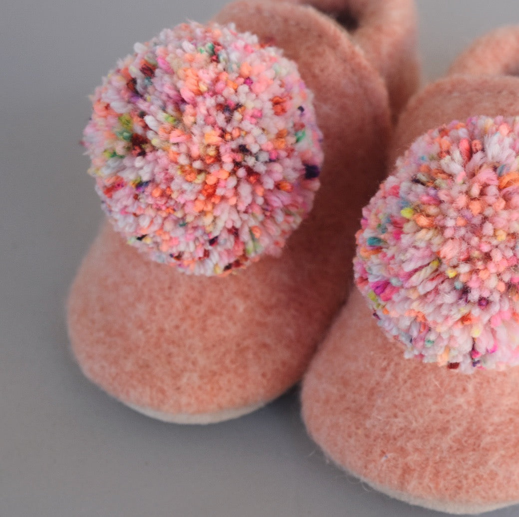 size 10/11 (7") wool pompom shoes - peachy pink